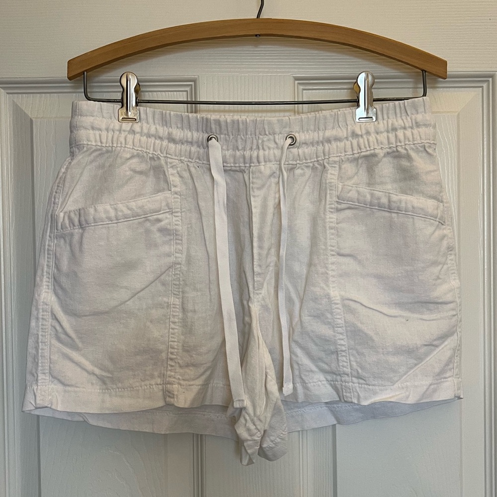 Gap Linen Blend White Shorts